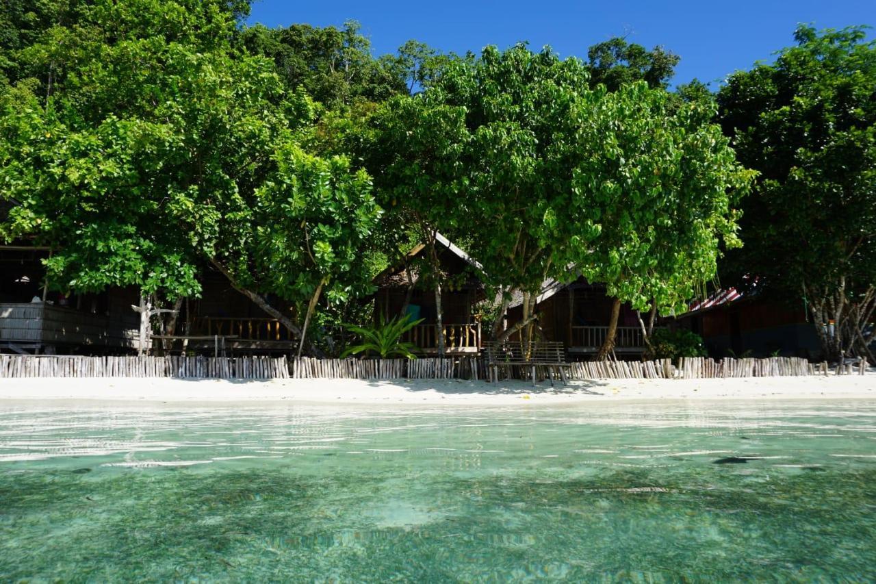 Mambetron Homestay Raja Ampat Pulau Mansuar Ngoại thất bức ảnh